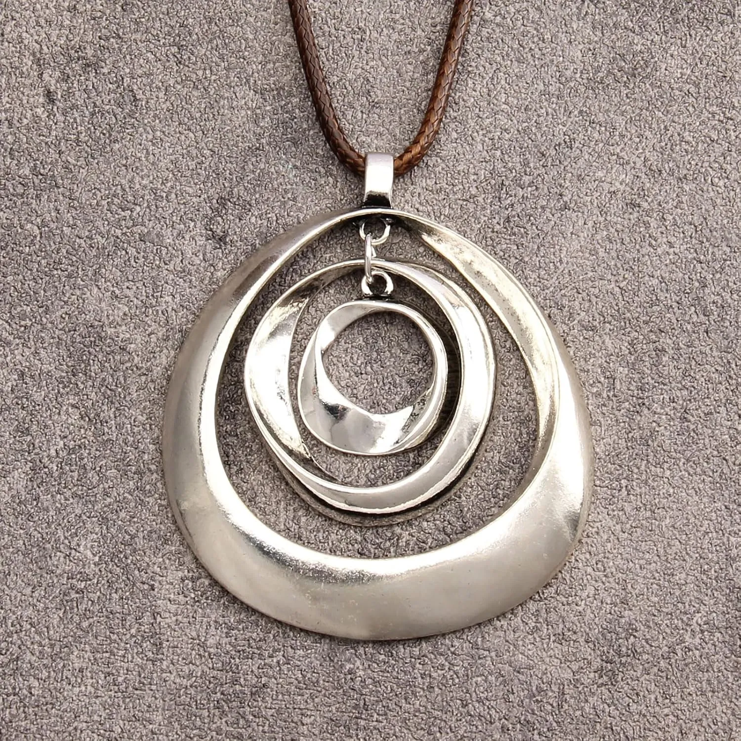 Boho Necklaces for Women Long Wooden Pendant Vintage Necklace Sweater Chain Necklace Handmade Jewelry