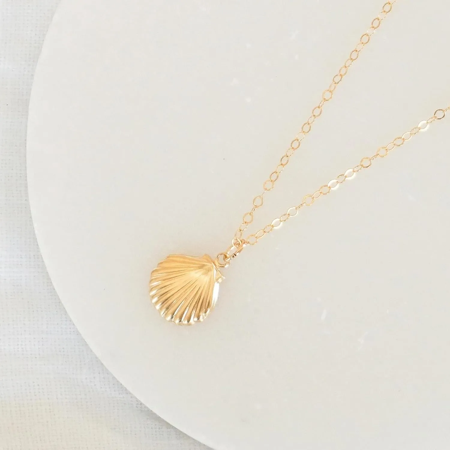 Charm Necklace-14K Gold/Silver Plated Charm Necklace Shell Conch Shell Turtle Starfish Coconut Tree Pearl Necklace Summe Beach Necklaces for Women Dainty Simple Jewelry for Women