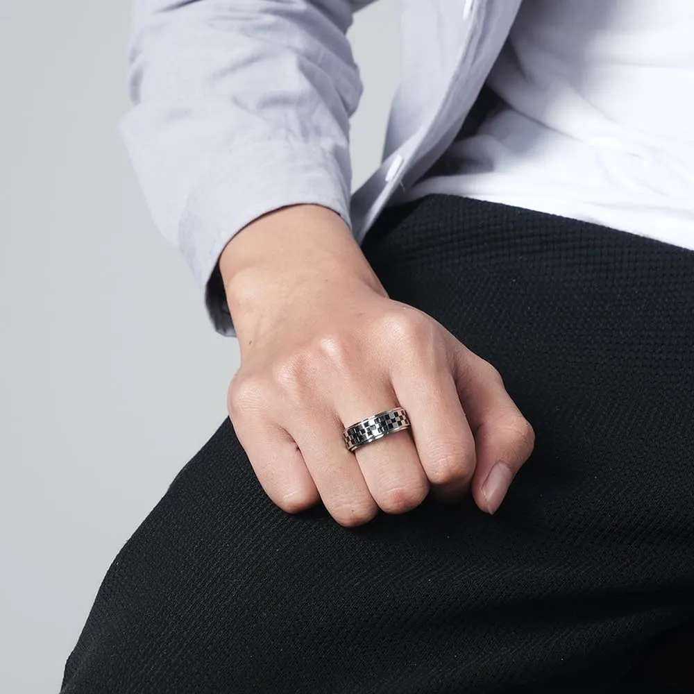 Checkerboard Bands Statement Finger Ring Black White Titanium Steel Rings Checker Polished Rotating Spinner Fidget Band Pointer Ring Comfort Fit Wedding Couple Jewelry for Women Men