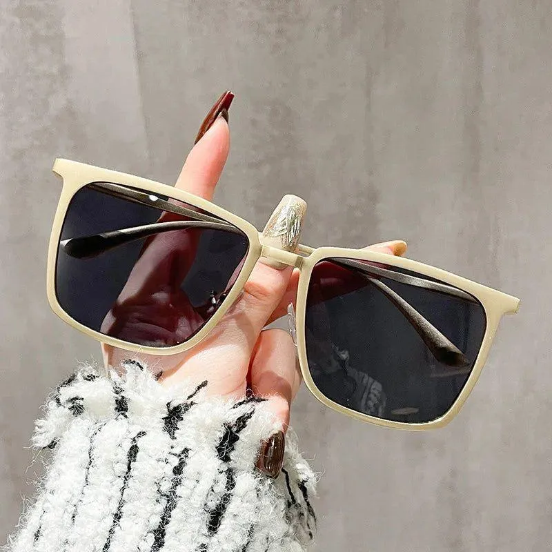Chic Retro Square Sunglasses with UV400 Protection and Sleek Metal Frame