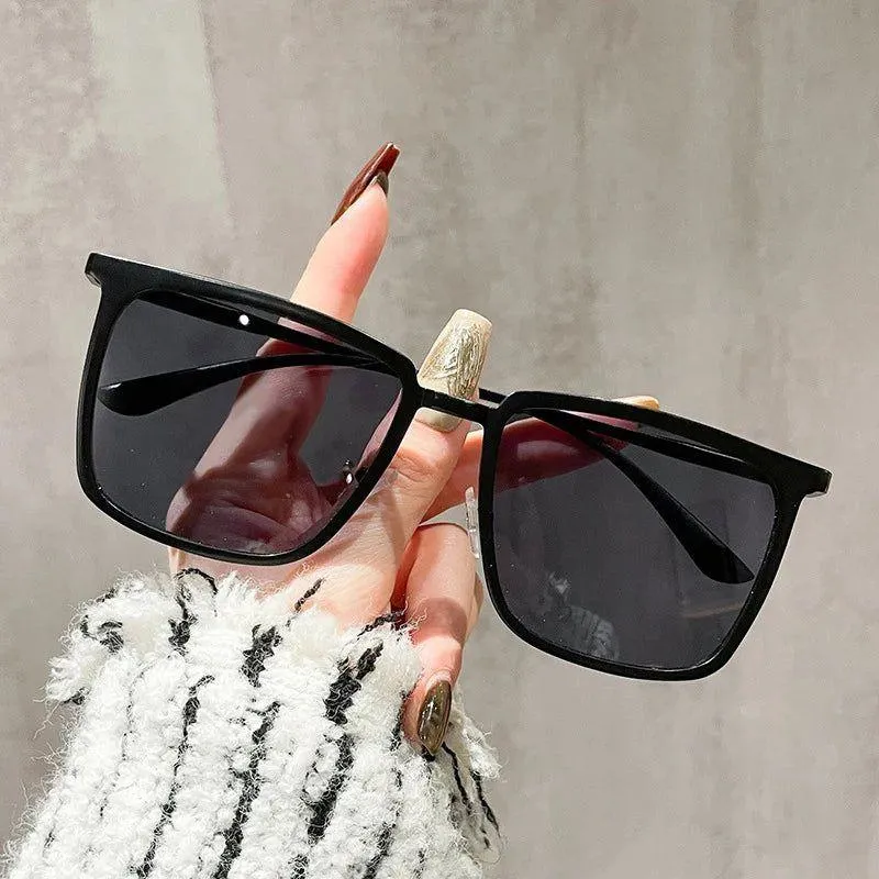 Chic Retro Square Sunglasses with UV400 Protection and Sleek Metal Frame