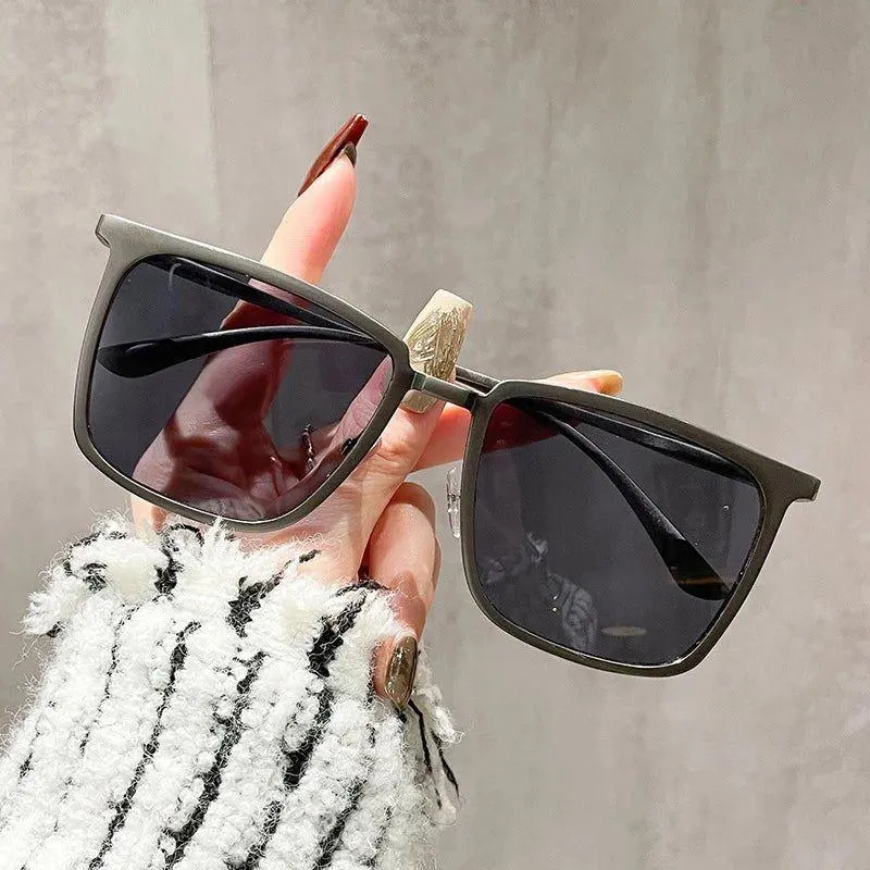 Chic Retro Square Sunglasses with UV400 Protection and Sleek Metal Frame