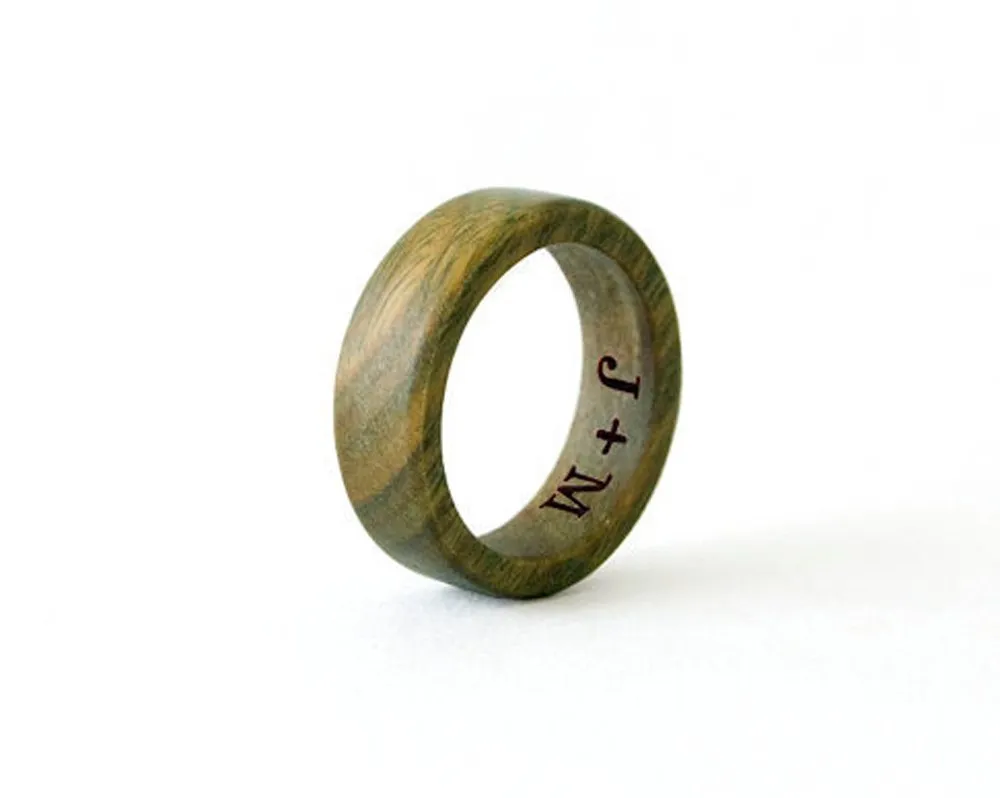 Green Sandalwood Ring, Wood Ring, Men Wedding Band, Wedding Rings, Green Ring, Wooden Wedding Jewelry, Sandalwood Jewelry, Holiday Gift, Personalized Ring, Men Ring