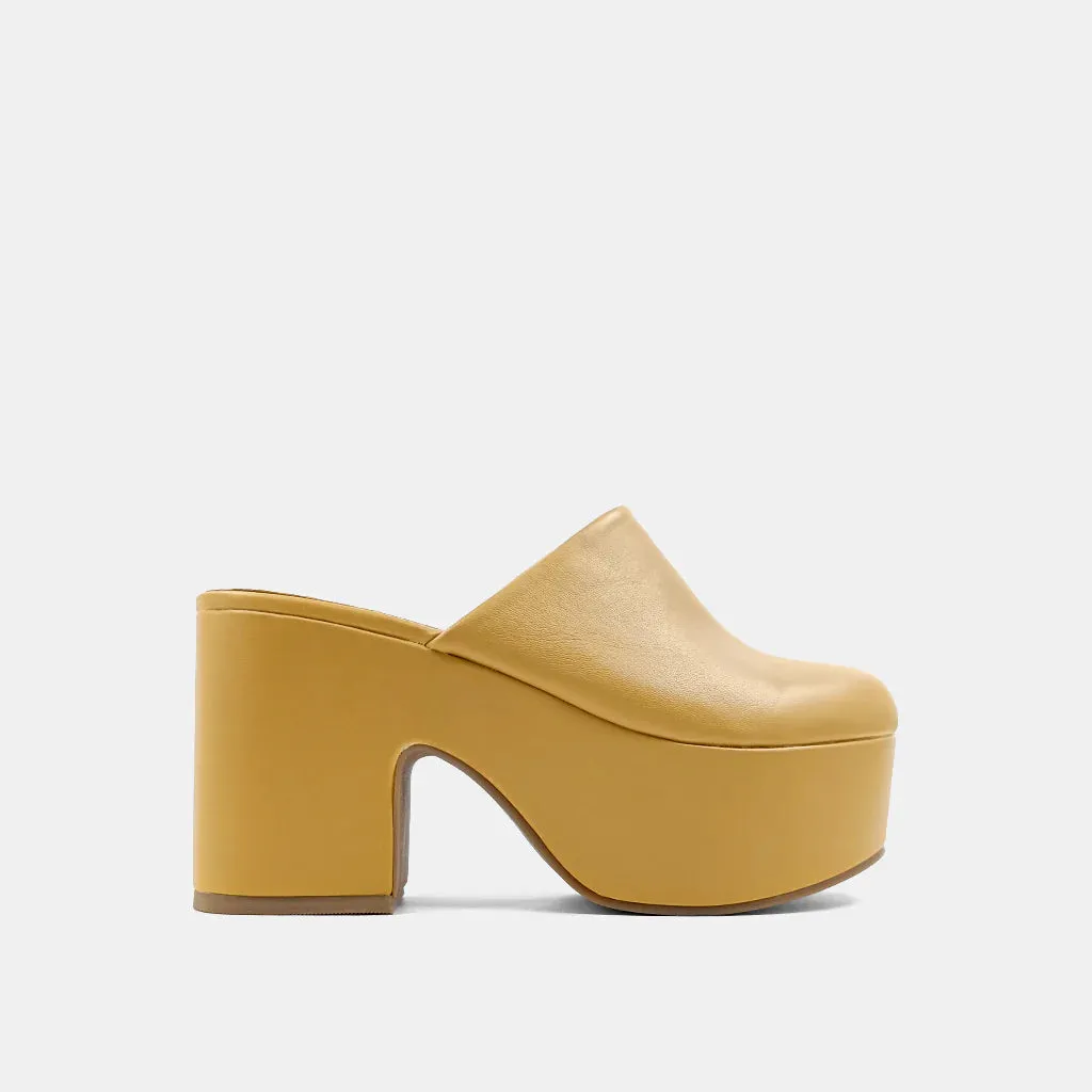 Isolda Camel Clog