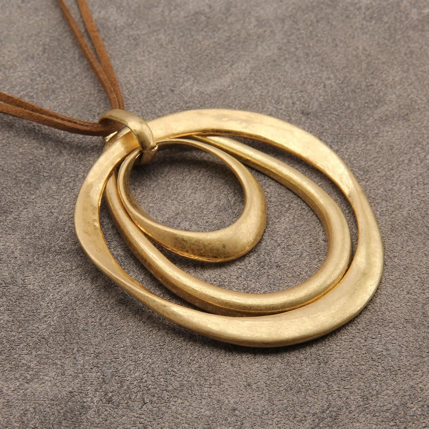 Large Pendant Necklaces Layered Boho Circle Leather Choker Chunky Boho Necklace for Women Long Sweater Necklace Jewelry