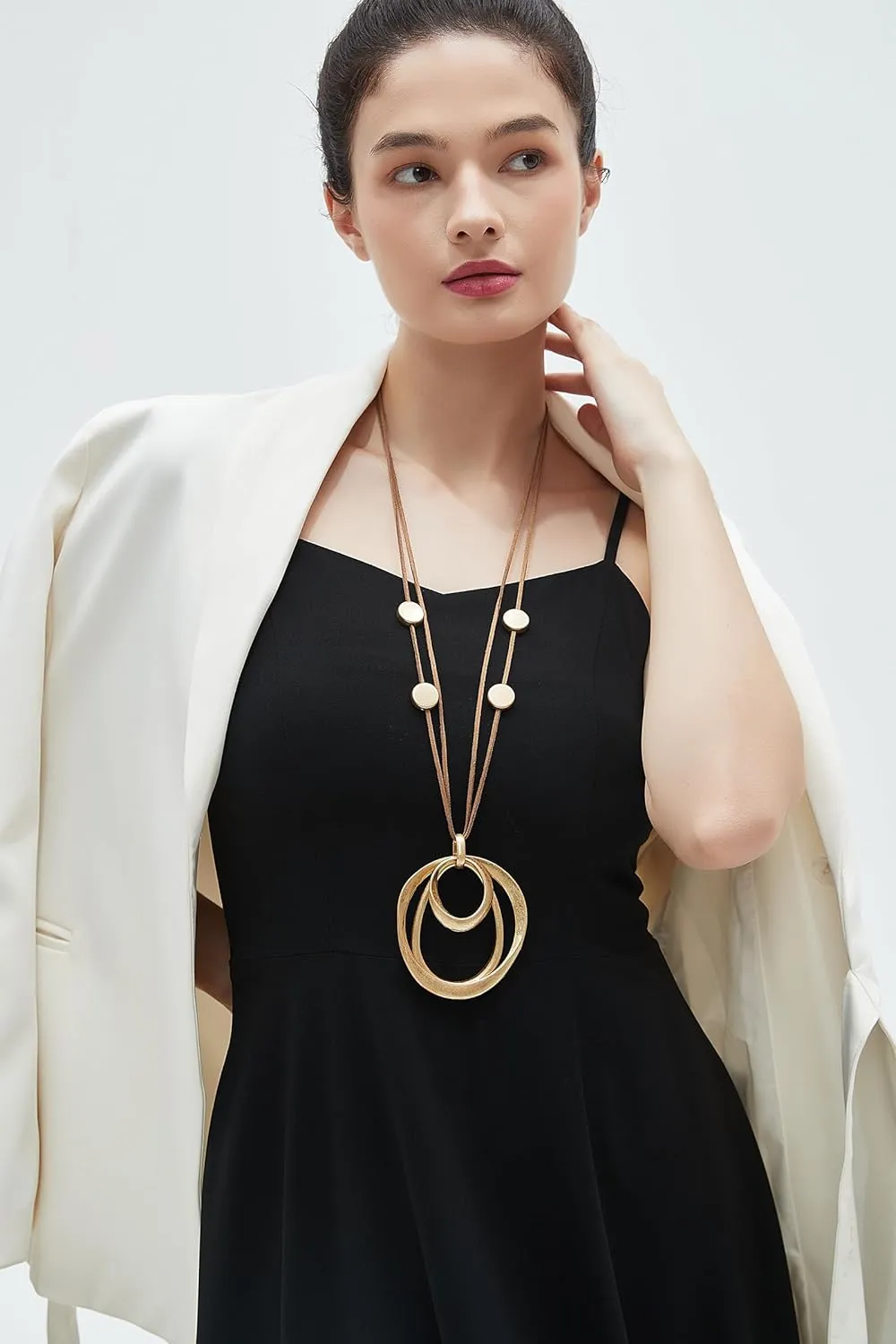 Large Pendant Necklaces Layered Boho Circle Leather Choker Chunky Boho Necklace for Women Long Sweater Necklace Jewelry
