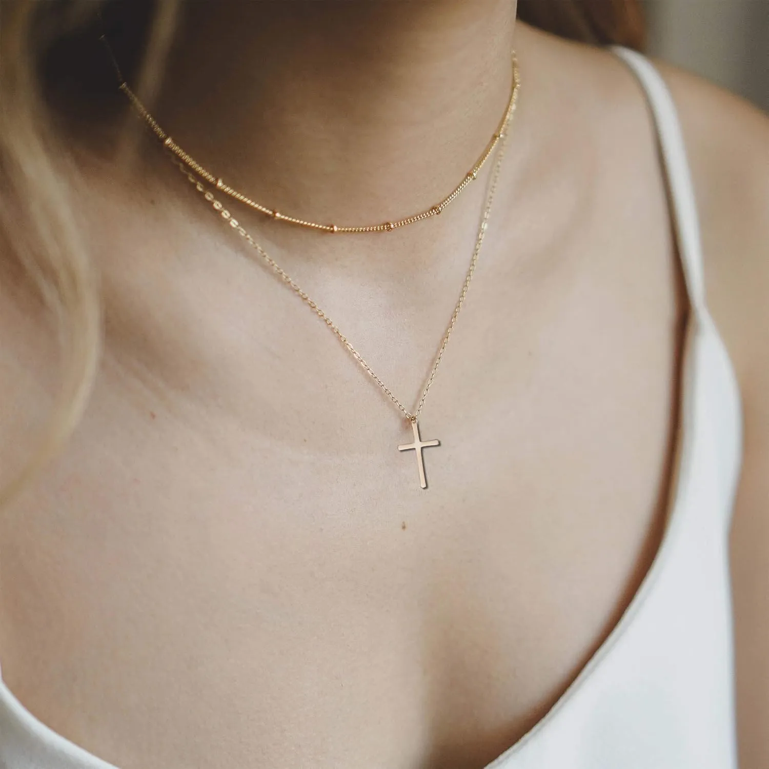 LOYATA Gold Layered Choker Necklace 14K Gold Plated Bar Coin Charm Pendant Neckalce Delicate Multilayer Choker Necklaces for Women