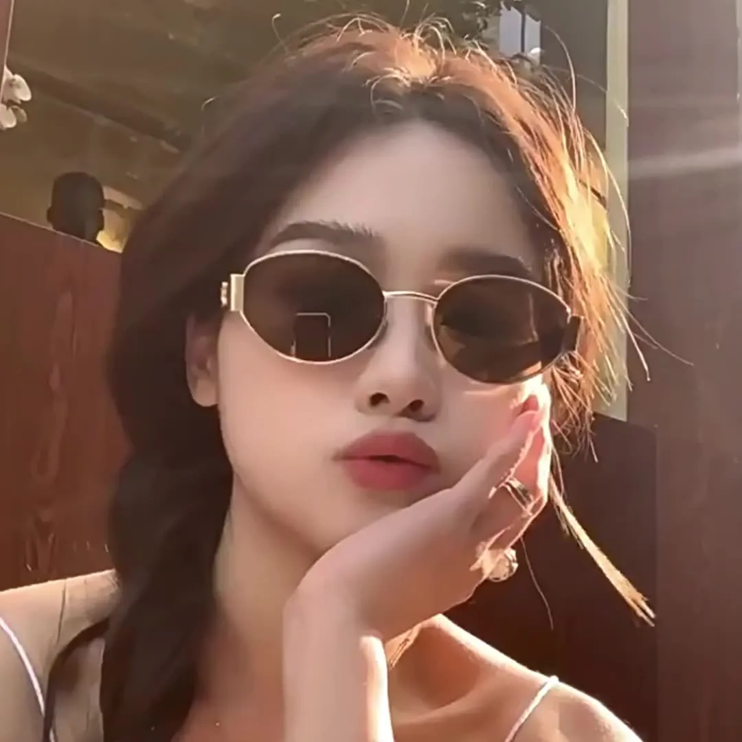 Metal Retro Oval Frame Sunglasses for Women, New American High-End Internet Celebrity Glasses, Trendy Personality Hot Girl Sunglasses