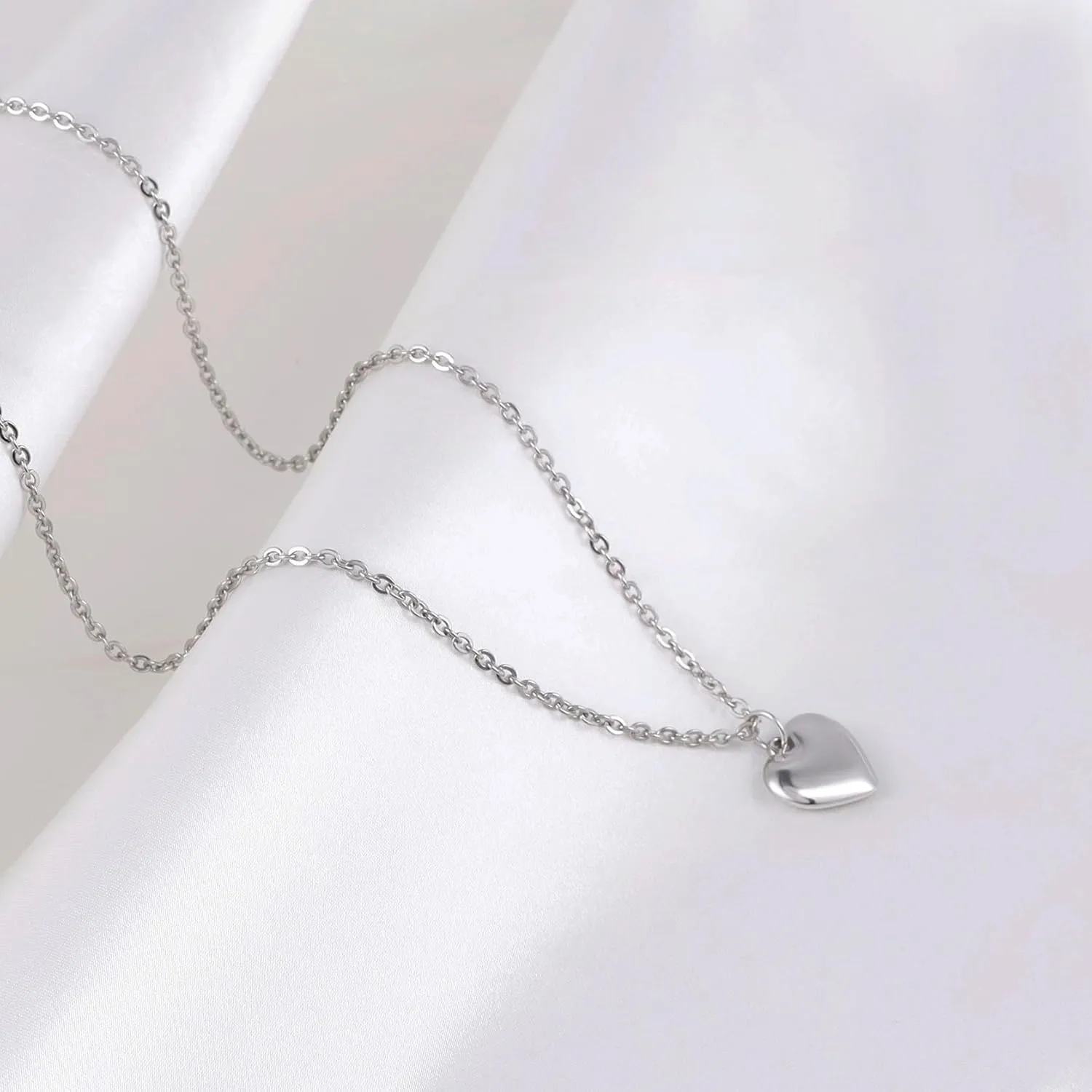 MILAKOO Stainless Steel Pendant Necklace for Women Heart Charms Link Chains 23" Length Lobster Clasp
