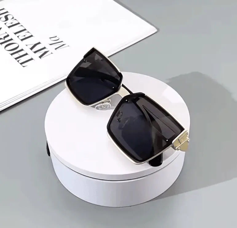 New Fashion Square Frame Metal Sunglasses – Large Frame Trendy Shades for Men & Women
