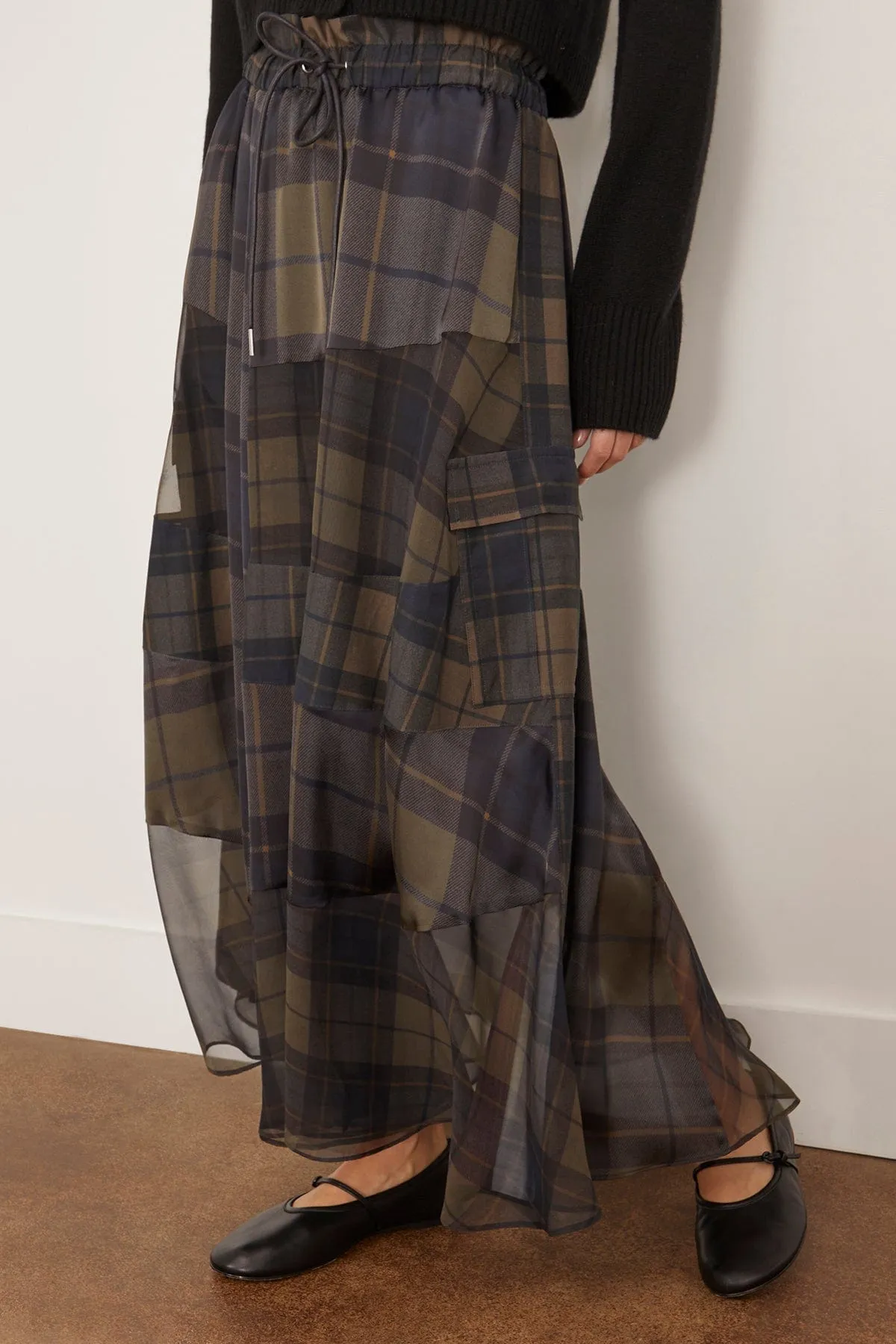 Plaid Print Skirt in Khaki x Navy