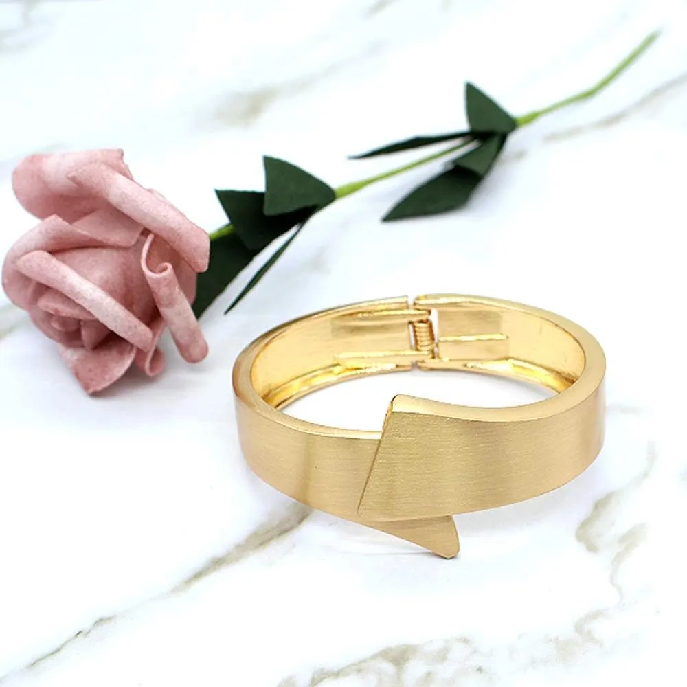 Wide Grooved Crystal Cuff Hinge Bangle Metal Shiny Punk Bracelet Great Polished Fashion Statement Bangles Gold Smooth Bangle Bracelet for Women Fashion Jewelry