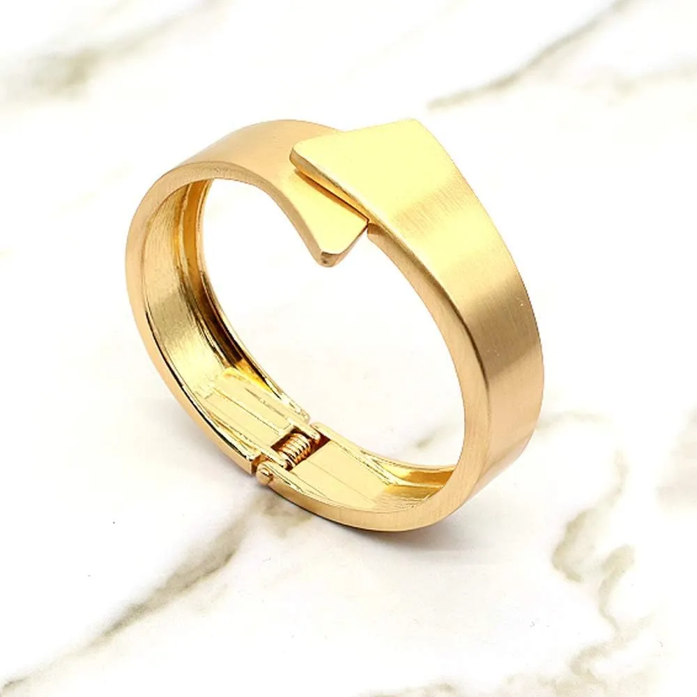 Wide Grooved Crystal Cuff Hinge Bangle Metal Shiny Punk Bracelet Great Polished Fashion Statement Bangles Gold Smooth Bangle Bracelet for Women Fashion Jewelry