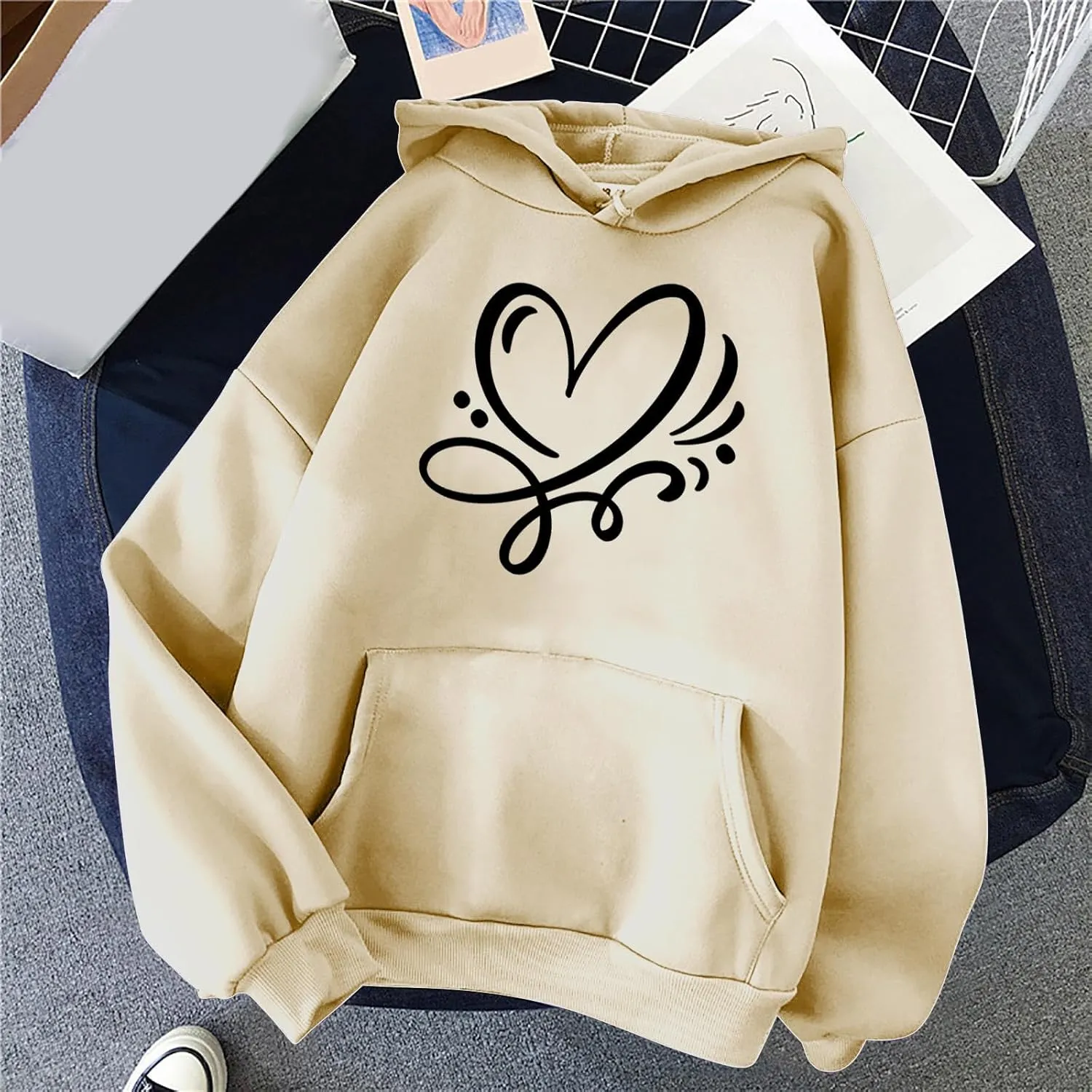 Women's Hoodies Pullover Cute Heart Sweatshirts Casual Long Sleeve Tops Kangaroo Pocket Sweatshirt for Teen Girl